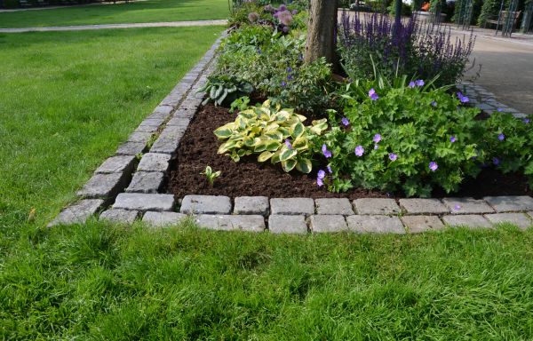 Stone Edging Installation in Waldorf
